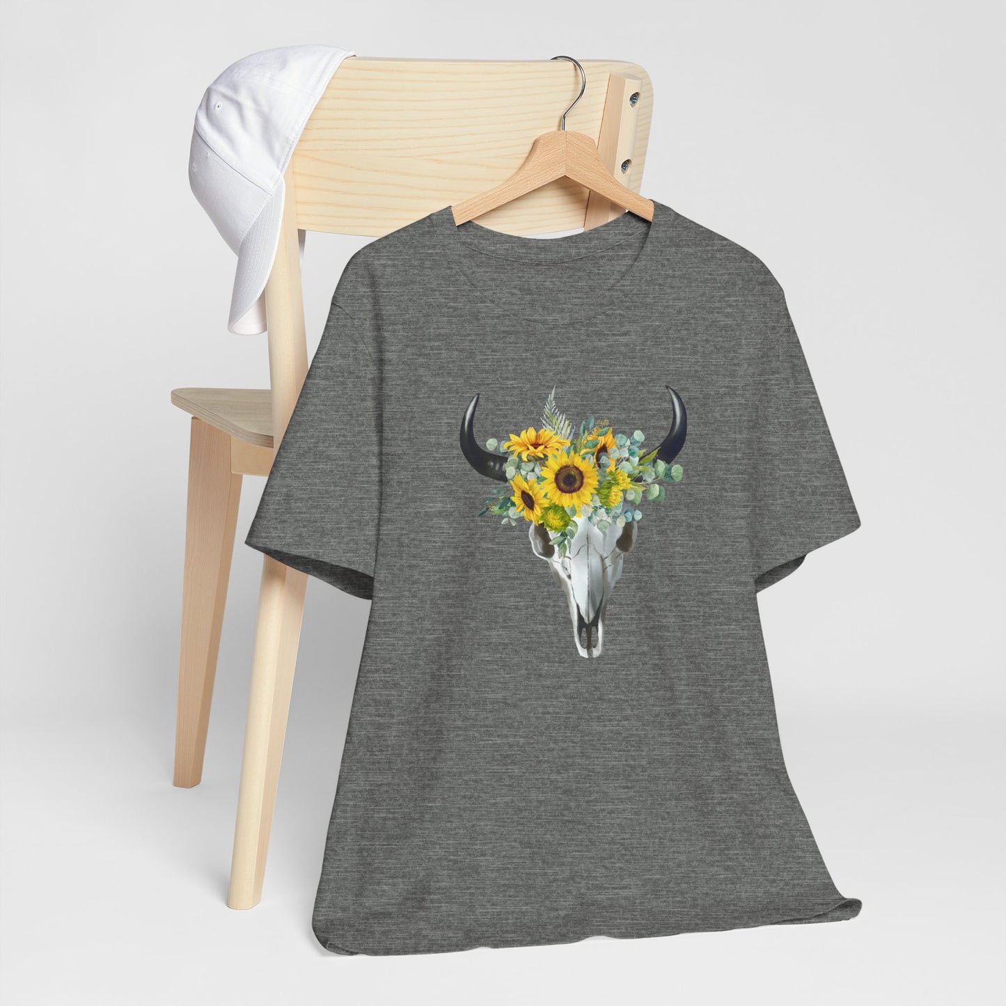 Floral Skull Graphic Tee, Cow Skull Shirt, Flower Pattern Top, Boho Style Summer Tee, Nature Lover Gift, Vintage Aesthetic T-shirt