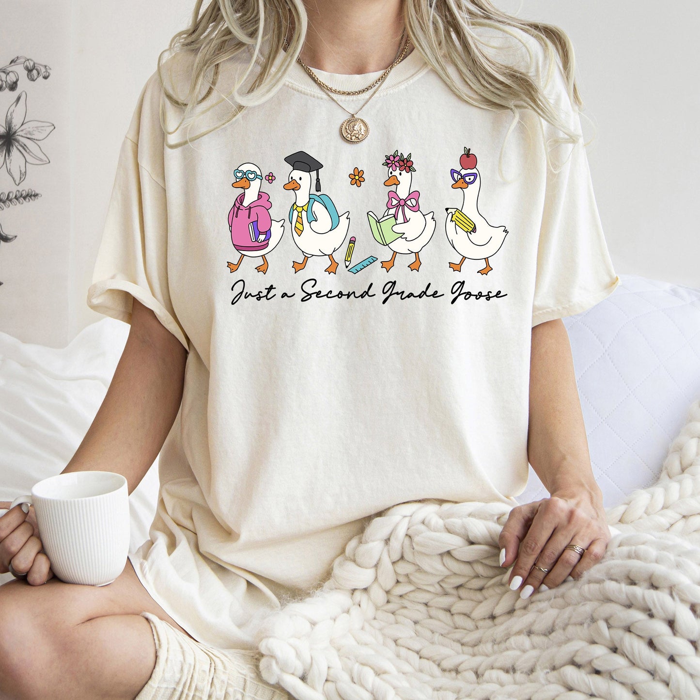 Just A Second Grade Goose, Teacher, Back to School, Funny, Bow, First Day of School, Cute, Teacher Appreciation, Coquette, Comfort Colors T-Shirt