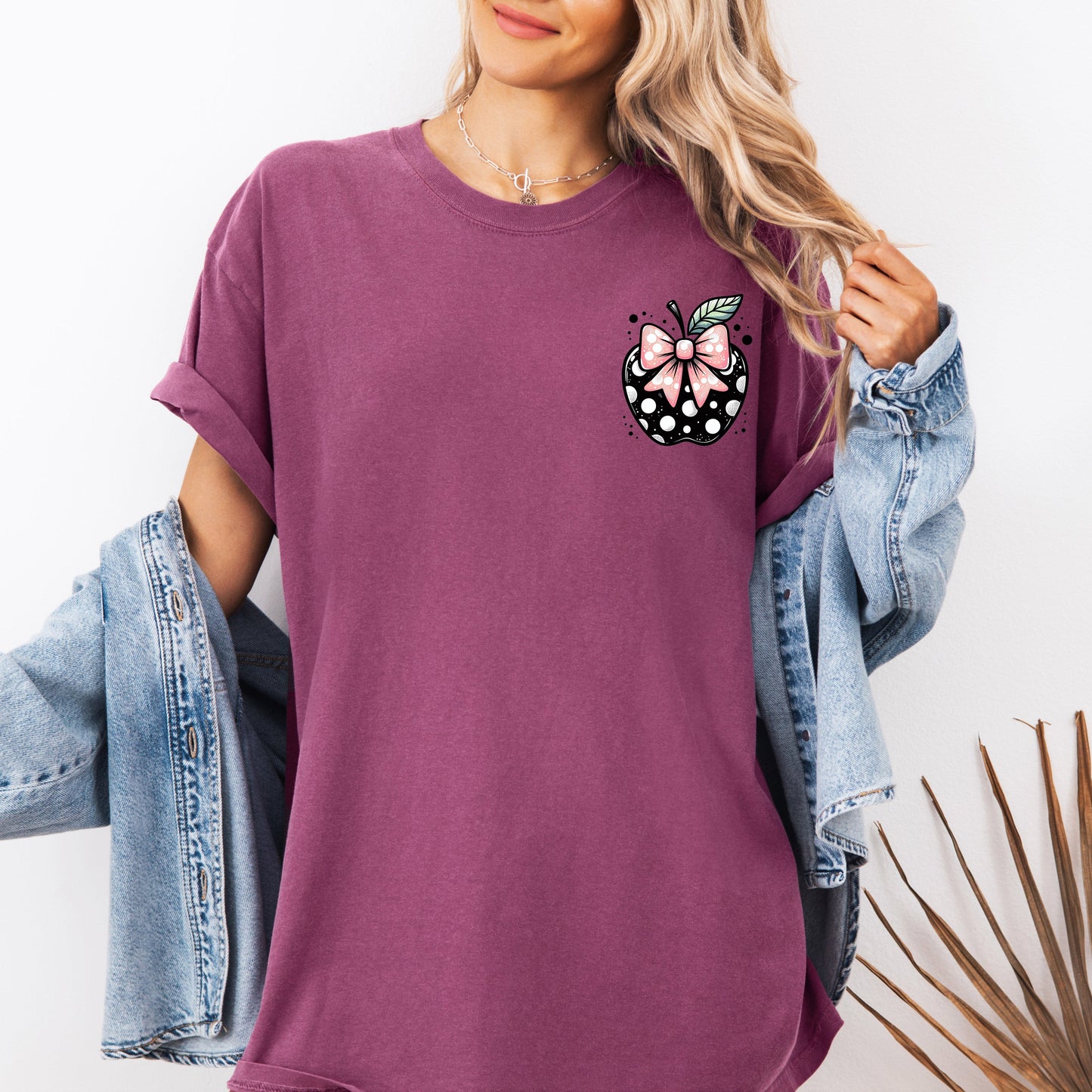 Apple, Bow, Pocket, Back to School, First Day of School, Cute, Teacher Appreciation, Coquette, Comfort Colors T-Shirt