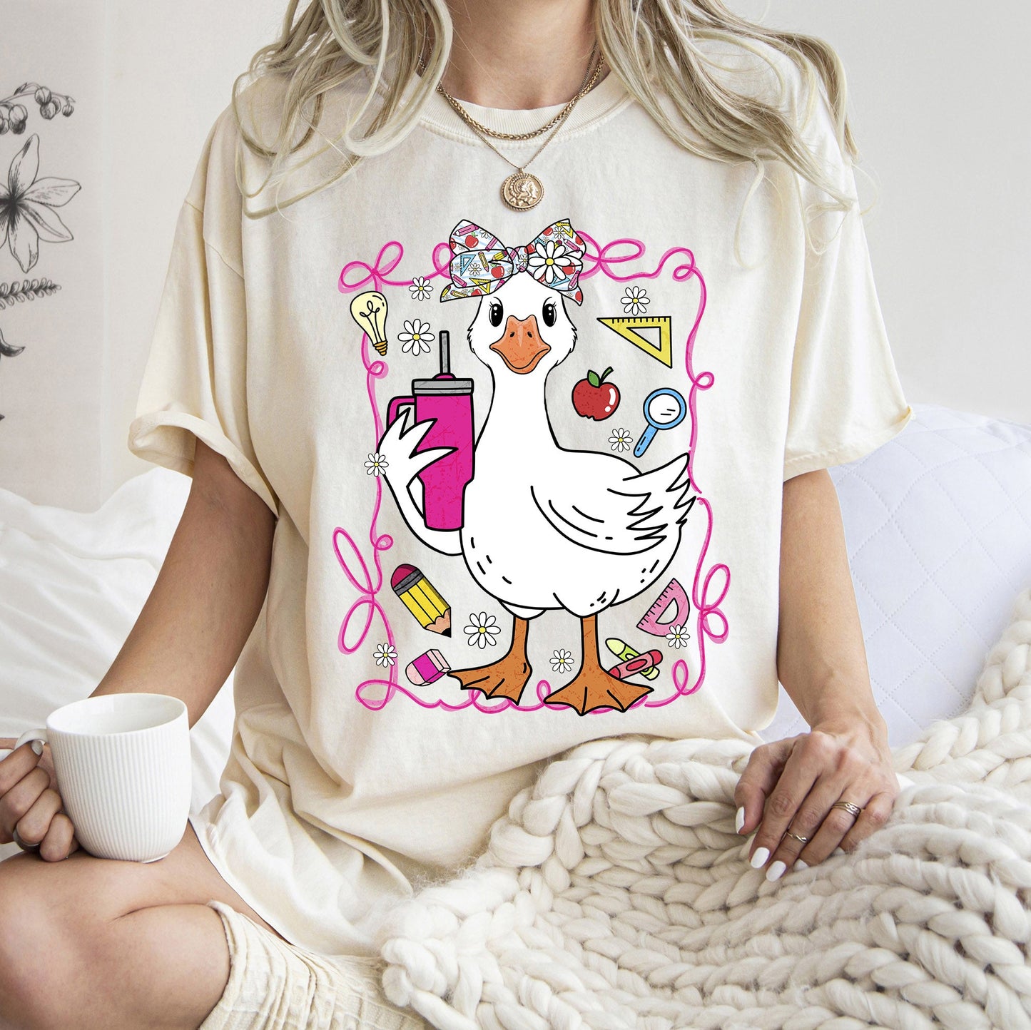 Teacher Goose, Funny, Coffee, First Day of School, Cute, Teacher Appreciation, Coquette, Comfort Colors T-Shirt