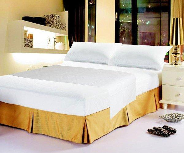 DaDa Bedding White Fitted Sheet Only & Pillow Cases Set (FTS098765)