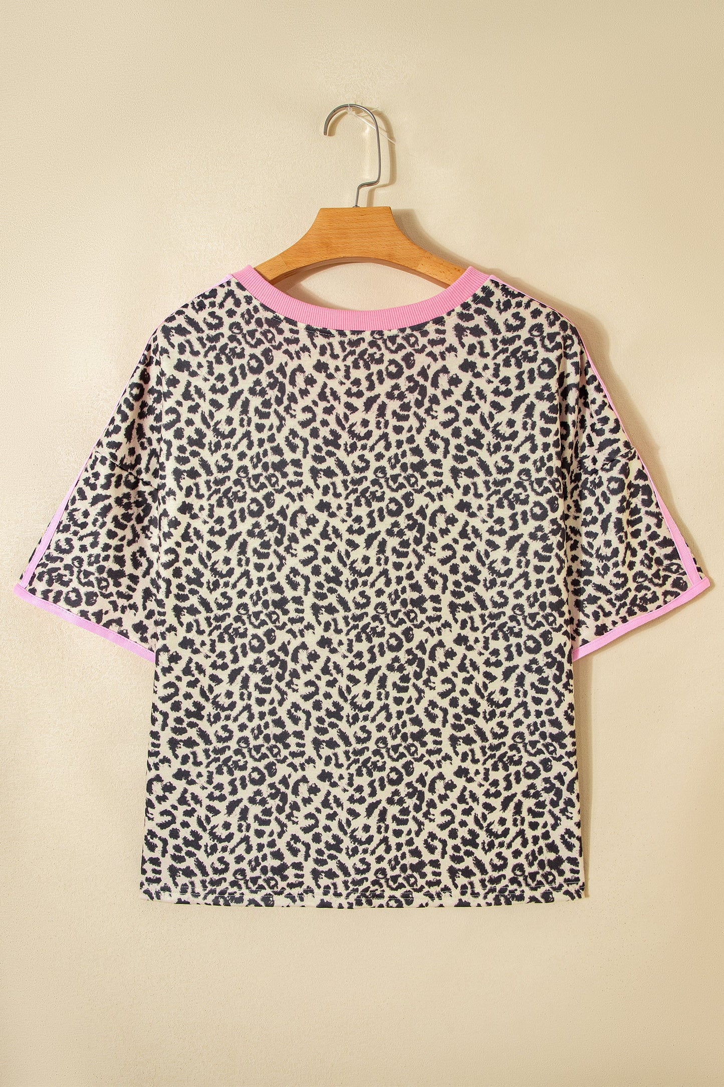 Leopard Contrast V-Neck Short Sleeve Top