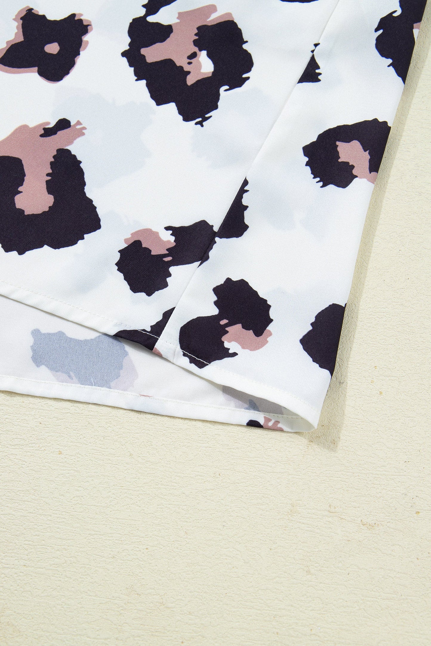 Plus Size Leopard Contrast V-Neck Mini Dress