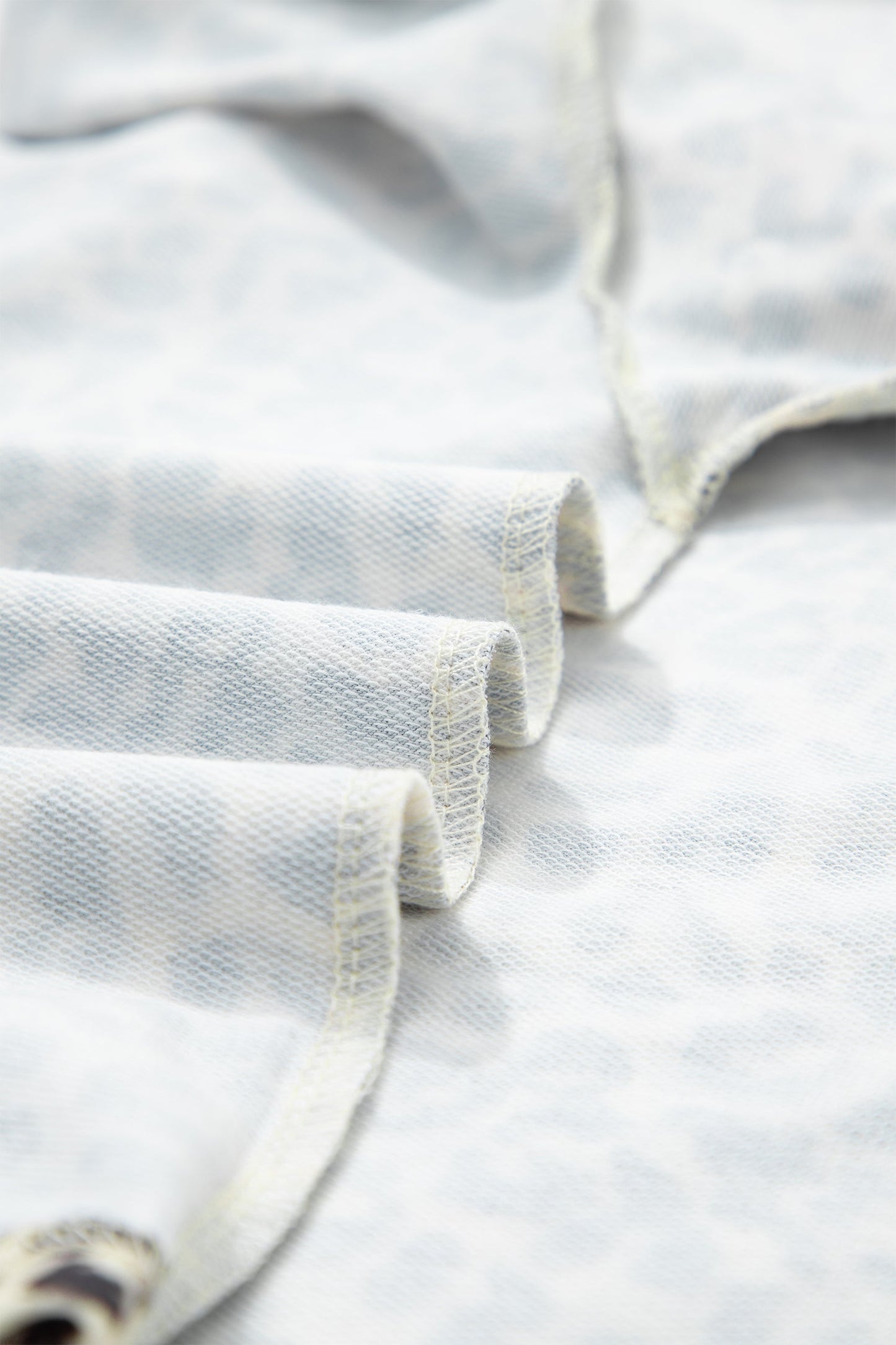 Leopard Contrast V-Neck Short Sleeve Top