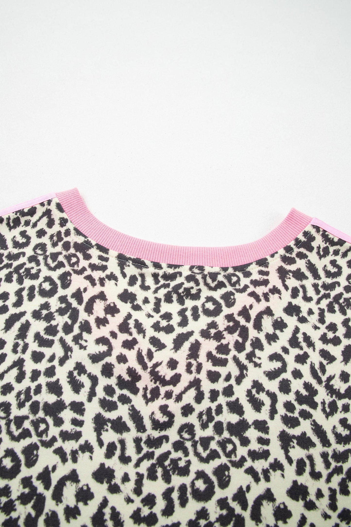 Leopard Contrast V-Neck Short Sleeve Top