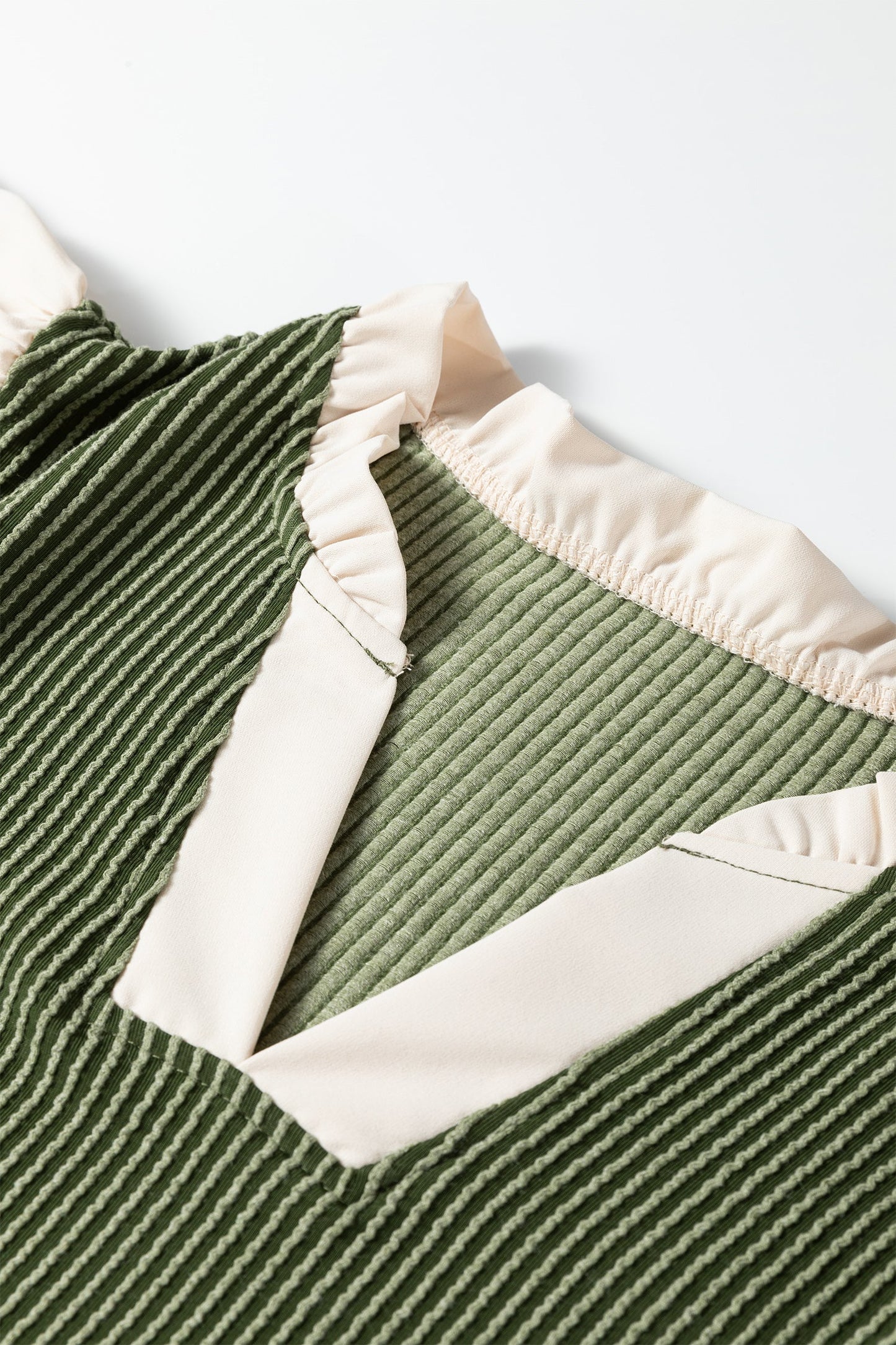 Plus Size Colorblock Corded Knit Ruffle Sleeve Blouse