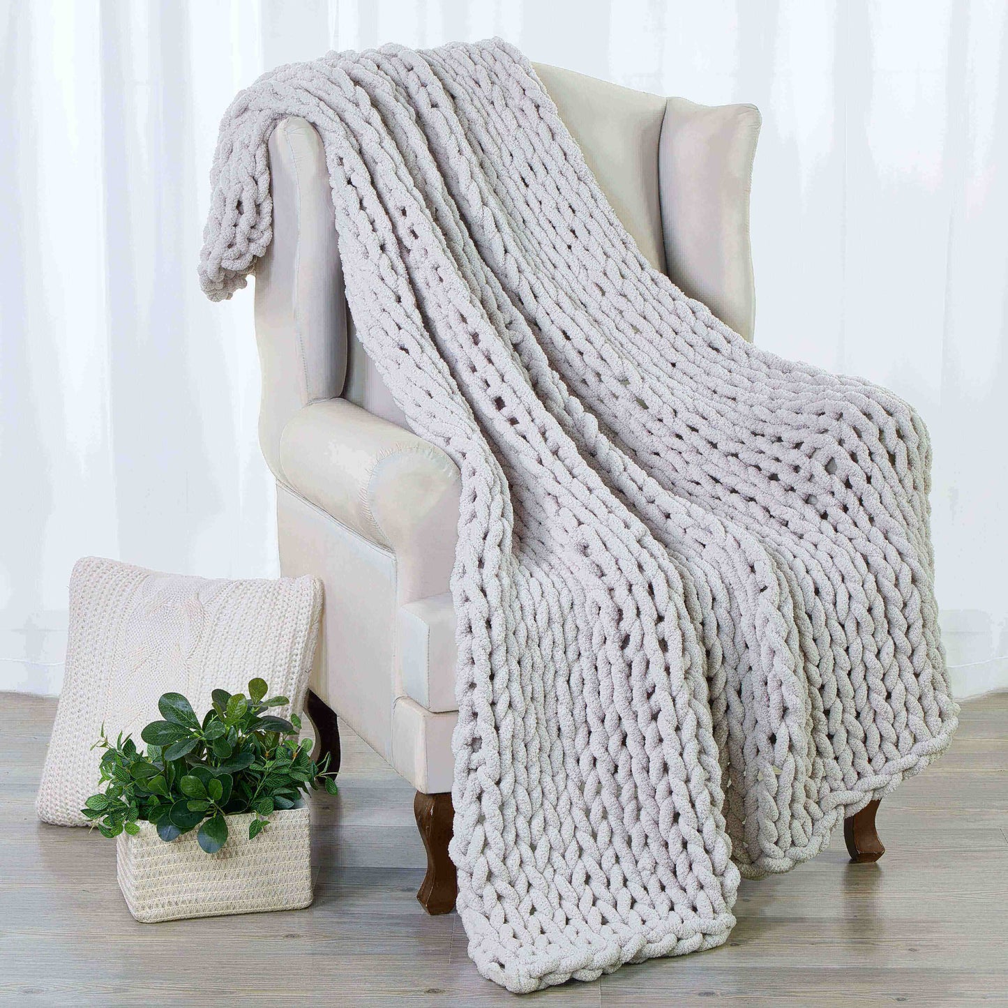 Kathy Ireland Chunky Knit Chenille Throw Blanket