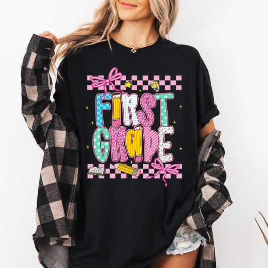First Grade, Teacher, Back to School, Checkered, Bow, First Day of School, Cute, Teacher Appreciation, Coquette, Comfort Colors T-Shirt