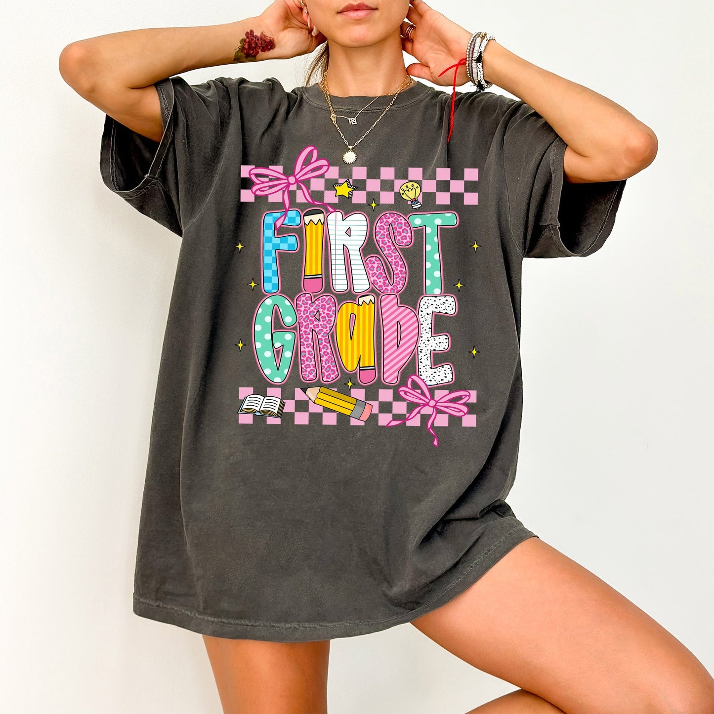 First Grade, Teacher, Back to School, Checkered, Bow, First Day of School, Cute, Teacher Appreciation, Coquette, Comfort Colors T-Shirt
