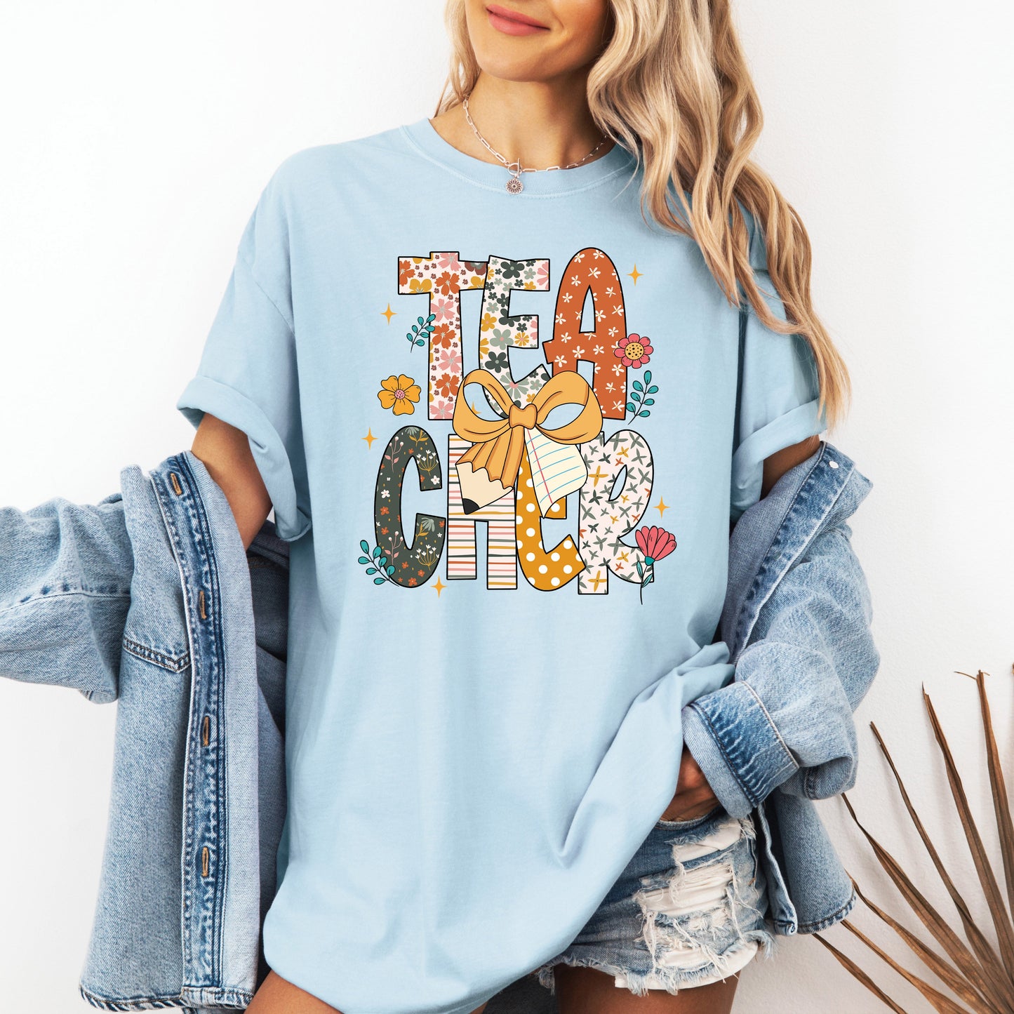 Teacher, Retro, Bow, Back to School, First Day of School, Cute, Teacher Appreciation, Coquette, Comfort Colors T-Shirt