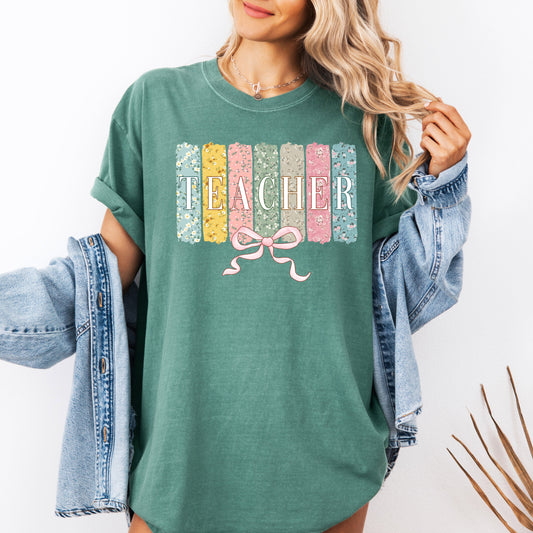 Teacher, Wildflowers, Bow, Back to School, First Day of School, Cute, Teacher Appreciation, Coquette, Comfort Colors T-Shirt