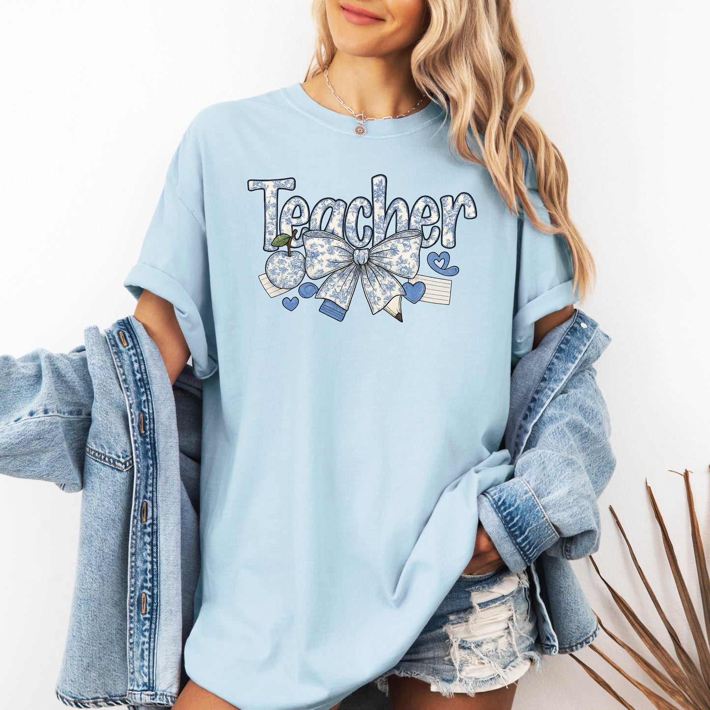 Teacher, Chinoiserie, Bow, Floral, First Day of School, Cute, Teacher Appreciation, Coquette, Comfort Colors T-Shirt