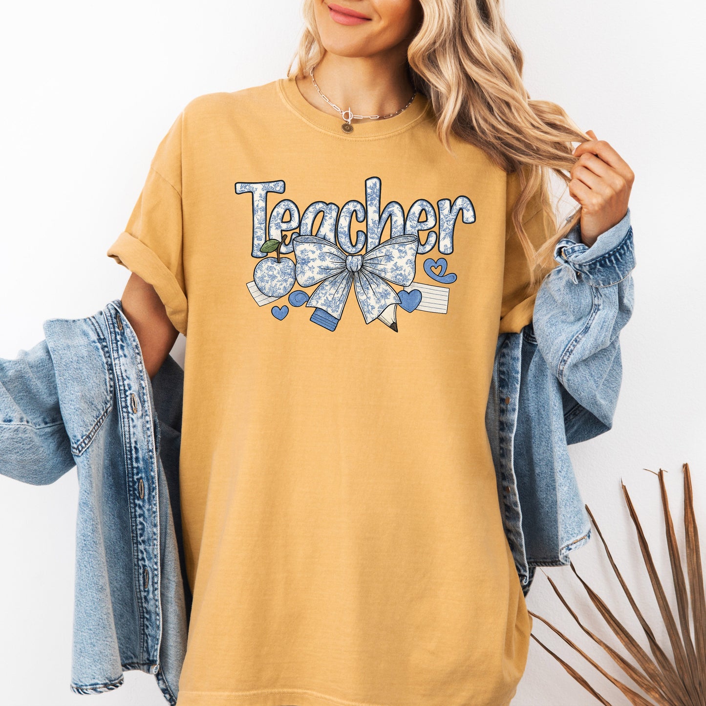 Teacher, Chinoiserie, Bow, Floral, First Day of School, Cute, Teacher Appreciation, Coquette, Comfort Colors T-Shirt
