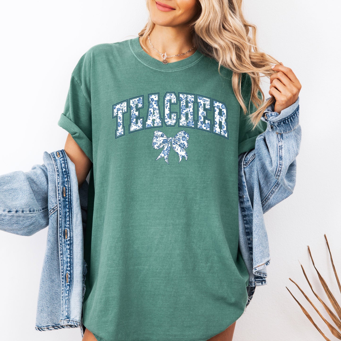 Teacher, Bow, Blue Floral, First Day of School, Cute, Teacher Appreciation, Coquette, Comfort Colors T-Shirt