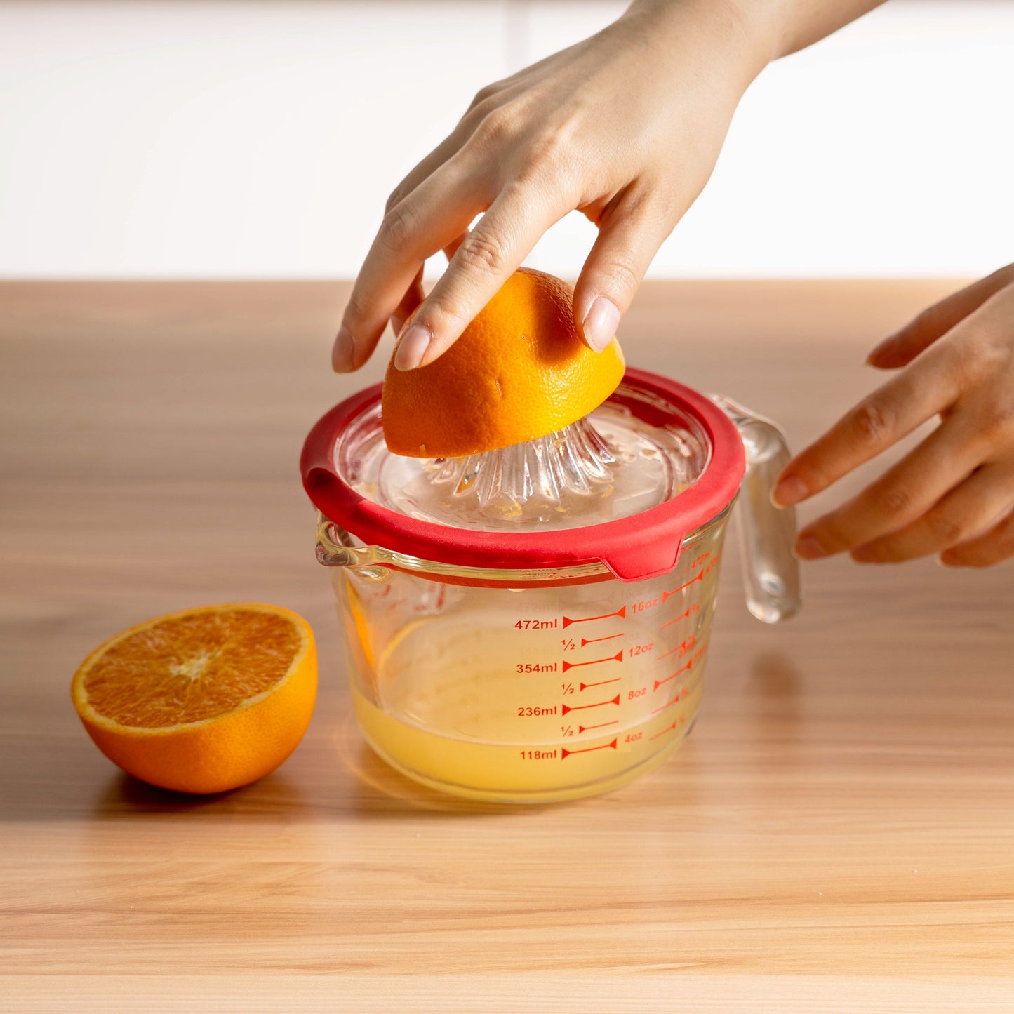 Measuring Cup with Juicer