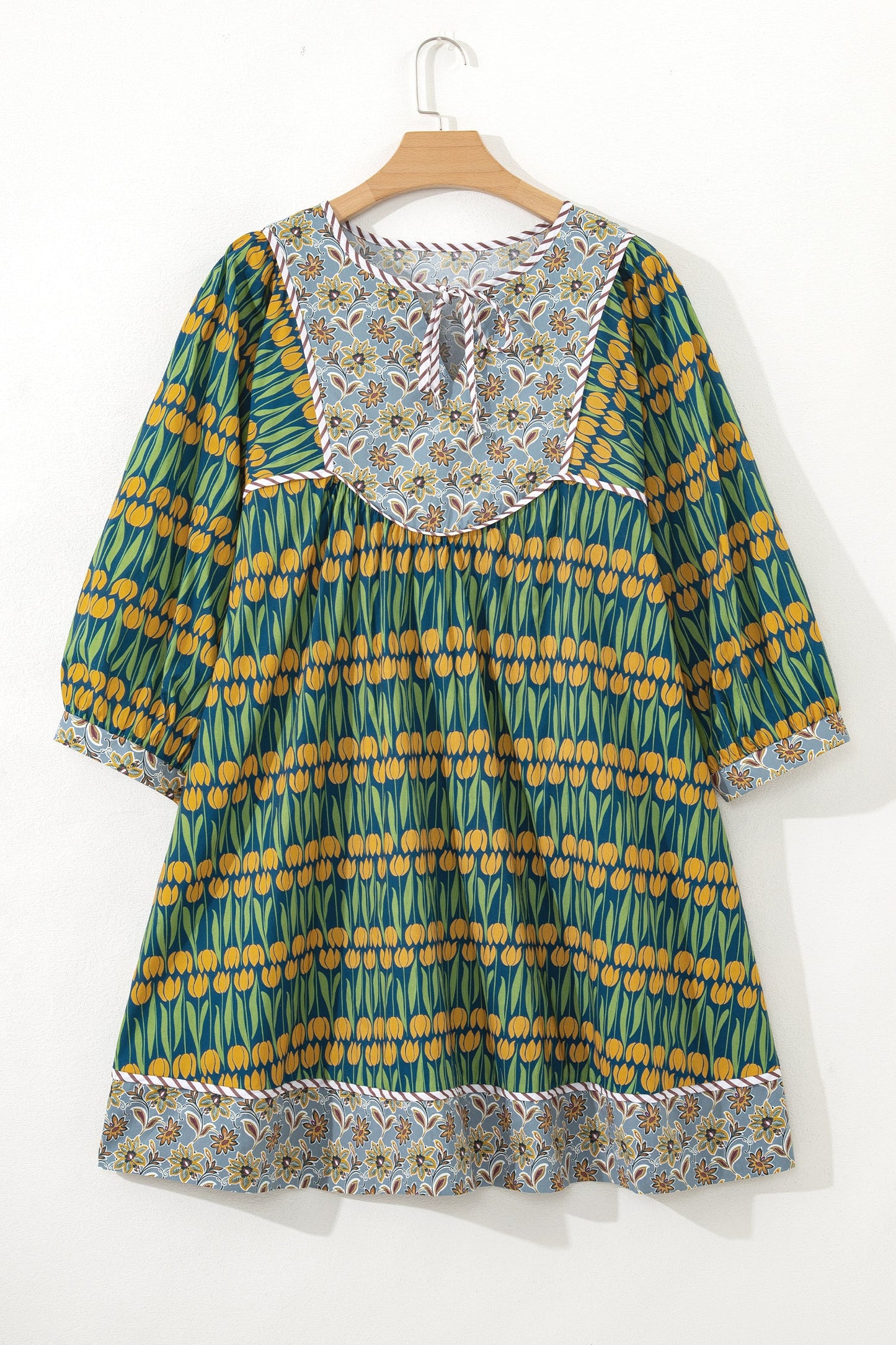 Plus Size Floral Stripe Trim 3/4 Sleeve Mini Dress